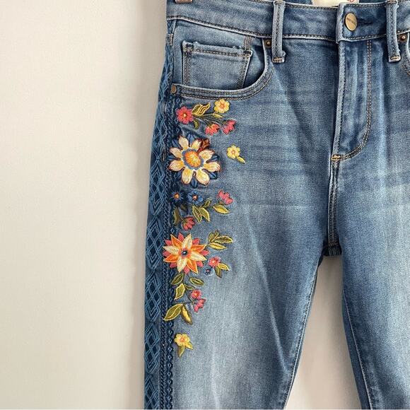 Driftwood | Jackie High Rise Jean Floral Embroidered Asymmetrical Raw Hem Skinny - Picture 3 of 10